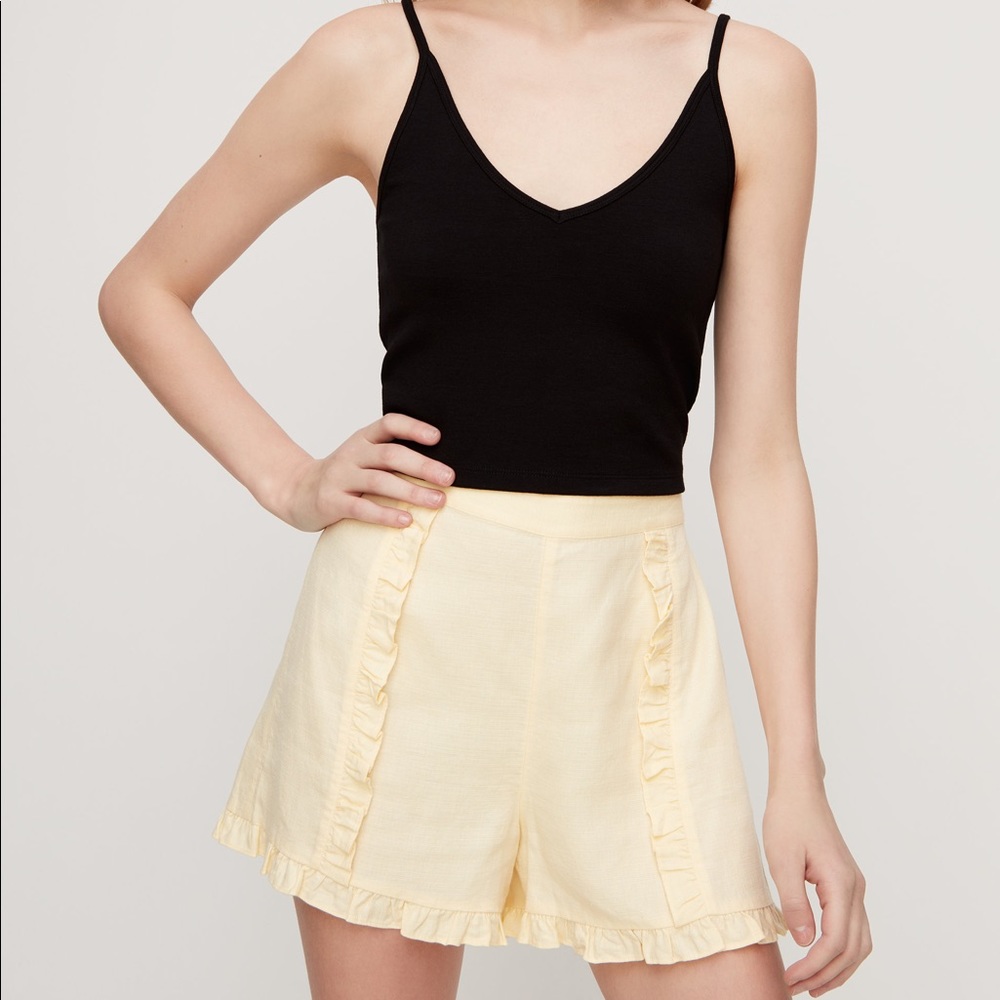 Aritzia Sunday Best Gemma Short NWT Size 6